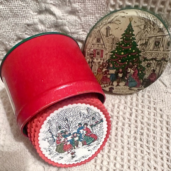 Vtg Christmas 🎄 Coaster Tin 33 Paper Coasters Inside By Potpourri Press… Opened - Picture 3 of 14